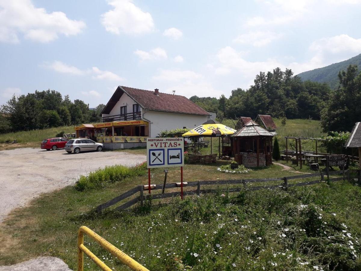 Prenociste Vitas Bed & Breakfast Miljevina Exterior photo