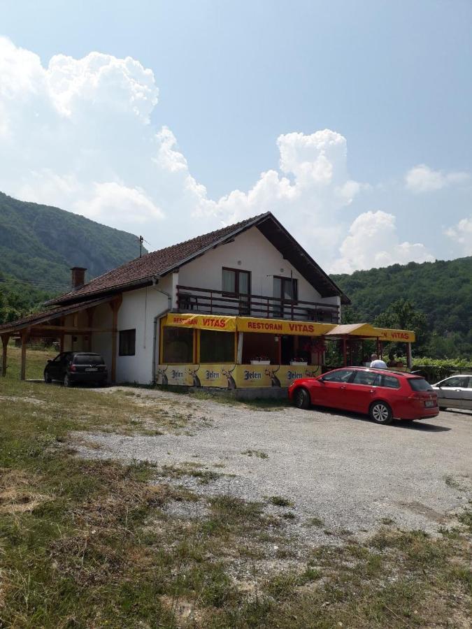 Prenociste Vitas Bed & Breakfast Miljevina Exterior photo