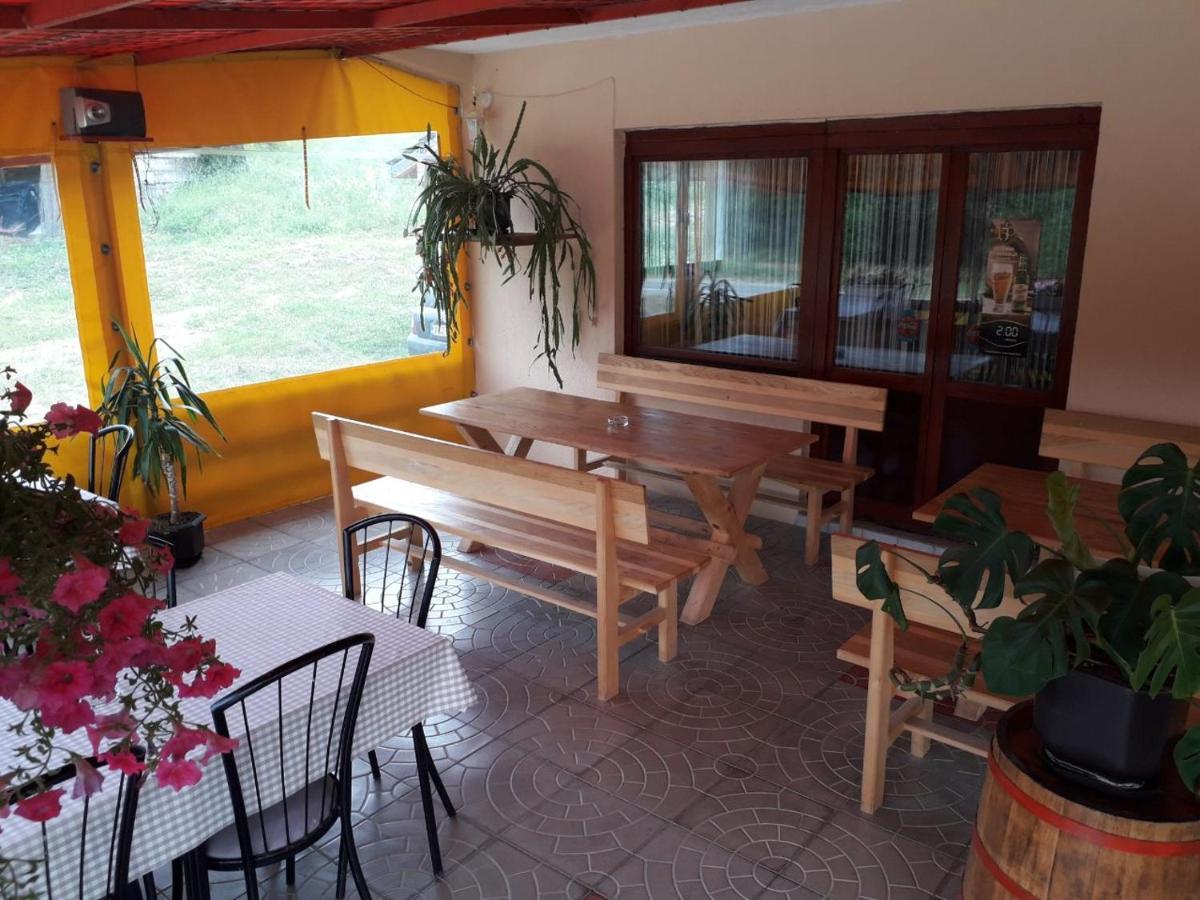 Prenociste Vitas Bed & Breakfast Miljevina Exterior photo