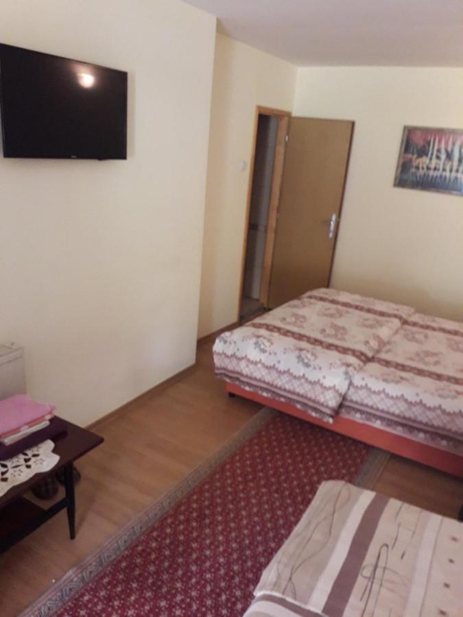 Prenociste Vitas Bed & Breakfast Miljevina Exterior photo