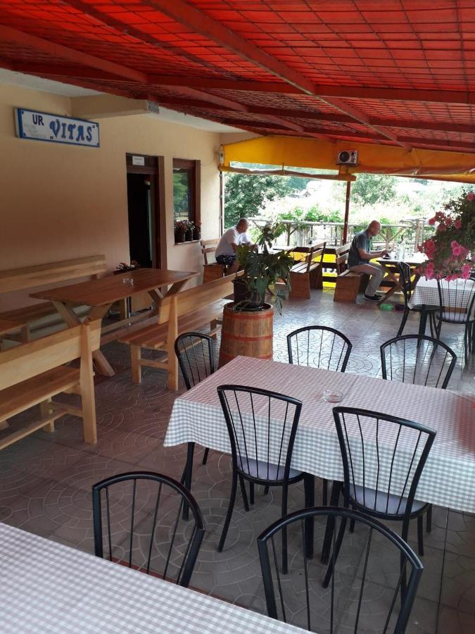 Prenociste Vitas Bed & Breakfast Miljevina Exterior photo