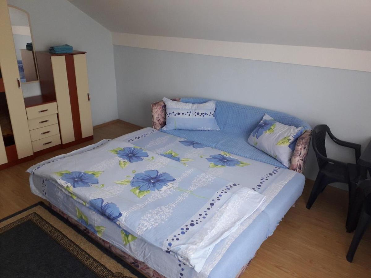 Prenociste Vitas Bed & Breakfast Miljevina Exterior photo