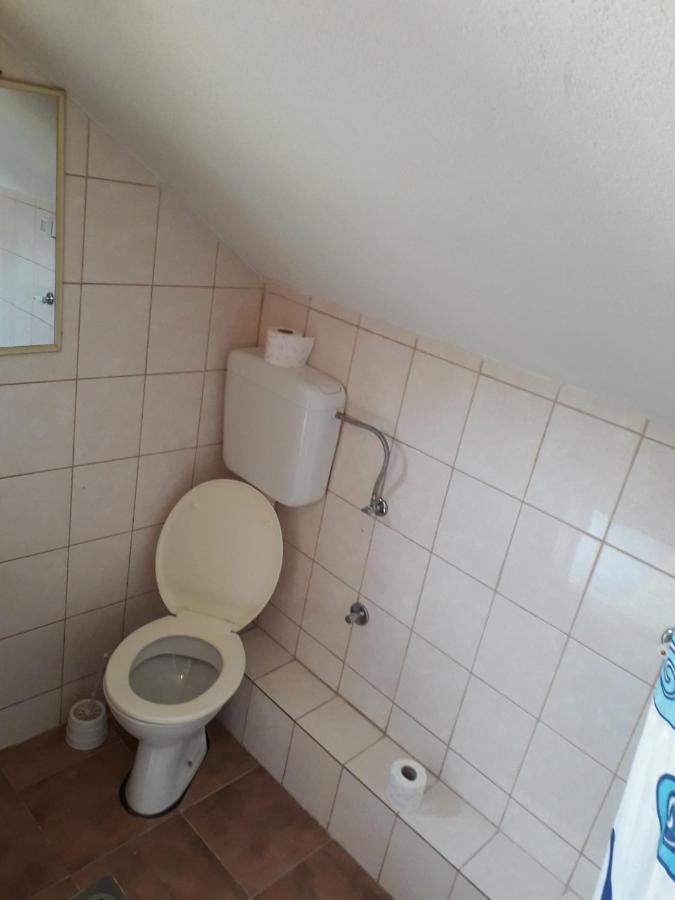 Prenociste Vitas Bed & Breakfast Miljevina Exterior photo