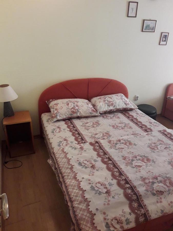 Prenociste Vitas Bed & Breakfast Miljevina Exterior photo