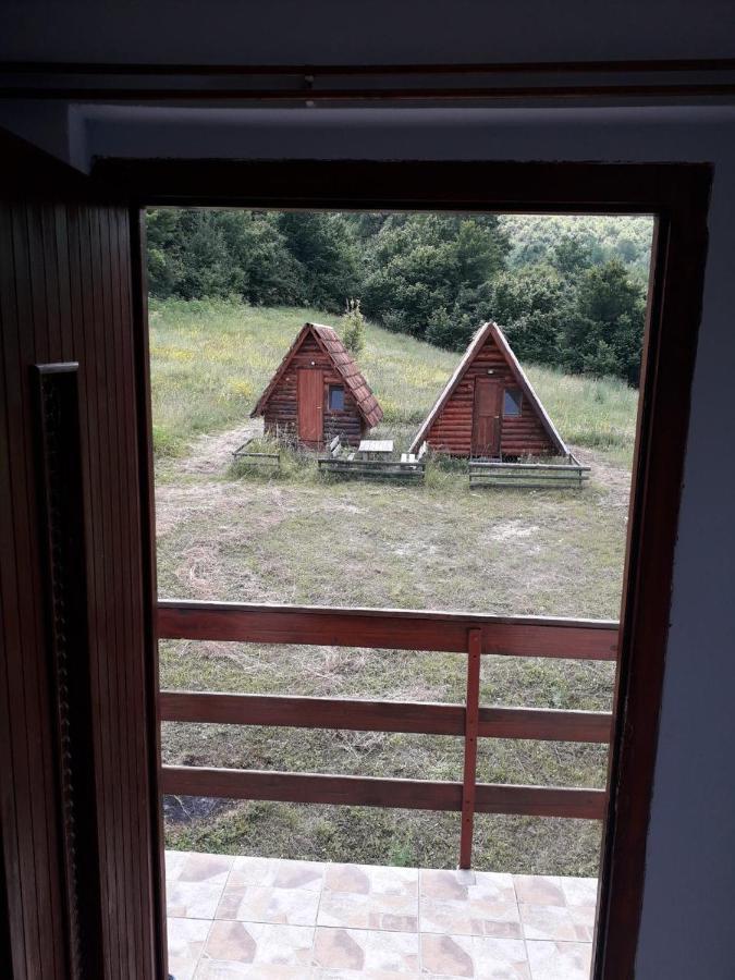 Prenociste Vitas Bed & Breakfast Miljevina Exterior photo