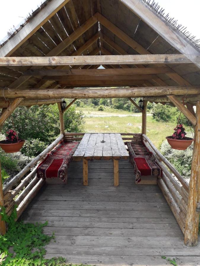 Prenociste Vitas Bed & Breakfast Miljevina Exterior photo