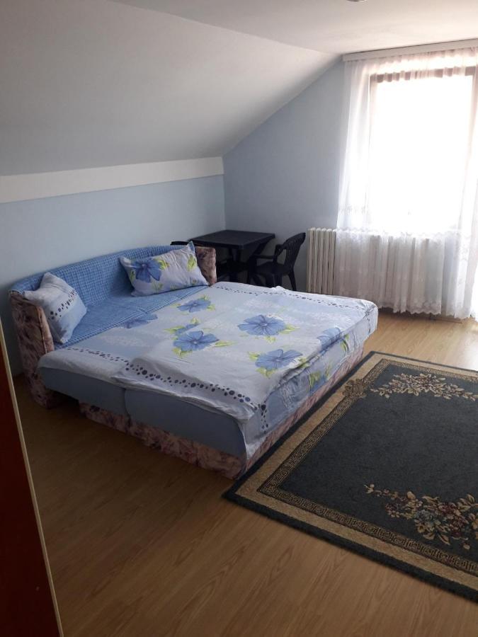 Prenociste Vitas Bed & Breakfast Miljevina Exterior photo