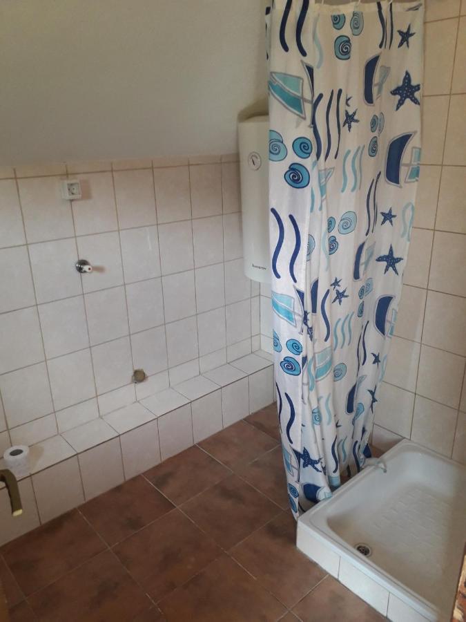 Prenociste Vitas Bed & Breakfast Miljevina Exterior photo
