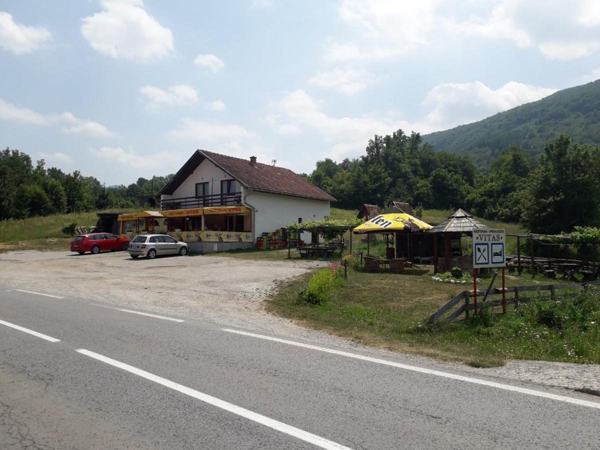Prenociste Vitas Bed & Breakfast Miljevina Exterior photo